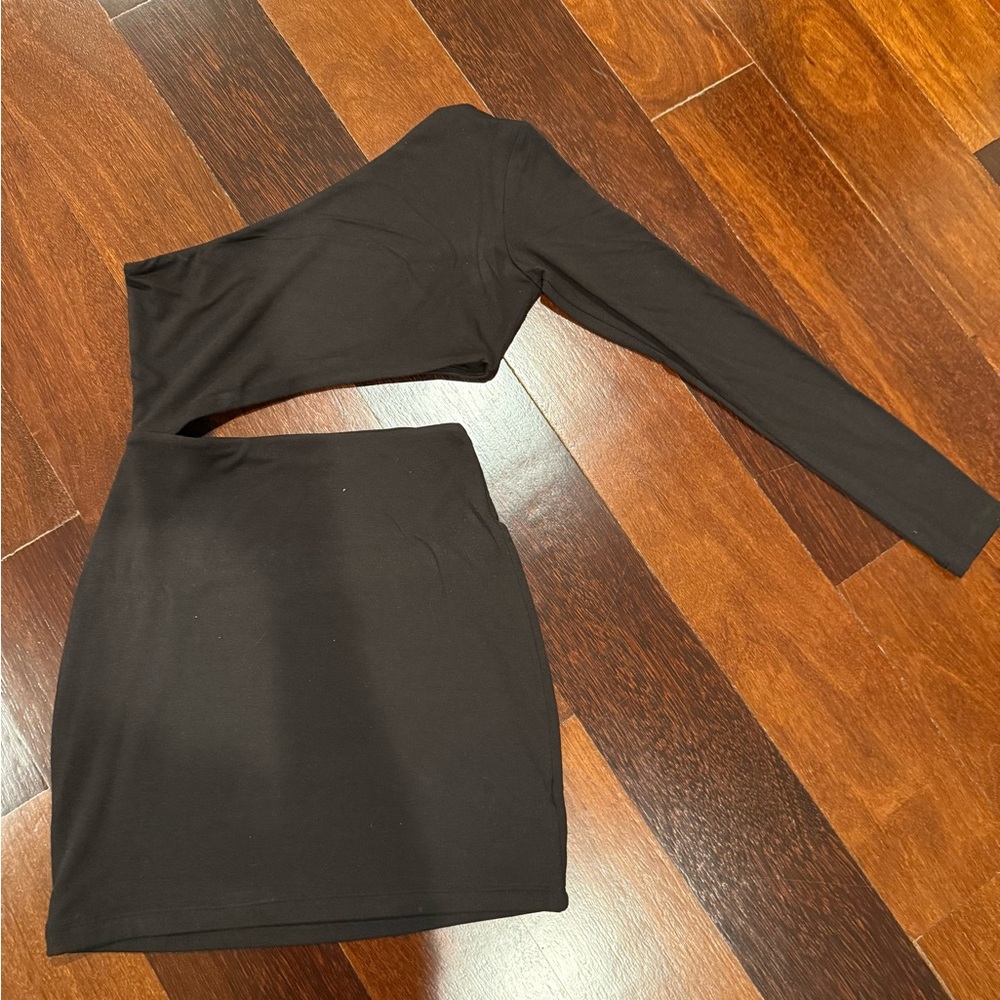 Black One-Shoulder Cutout Mini Skirt - Sleek Evening Bodycon